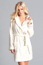 Mia Robe